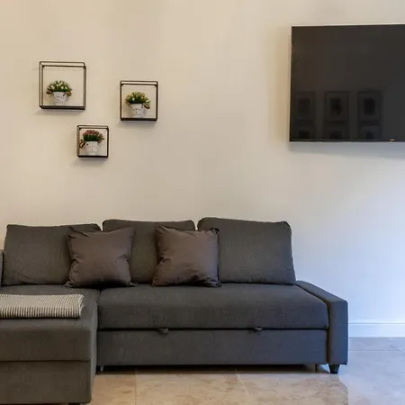 San Babila - Luxury Milanese Apartment-3