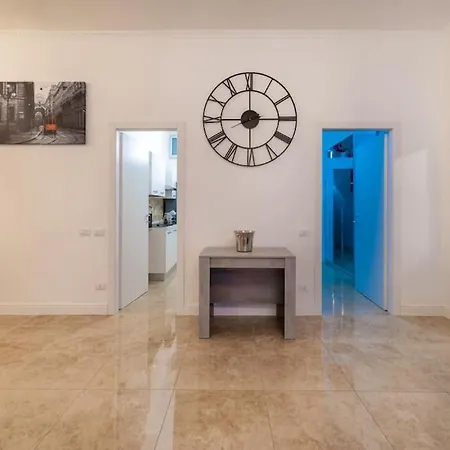 San Babila - Luxury Milanese Apartment-3
