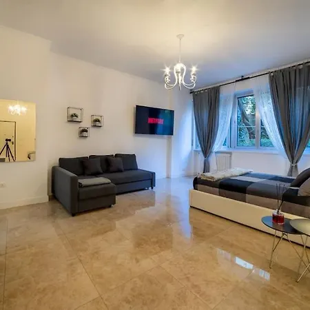 San Babila - Luxury Milanese Apartment-2